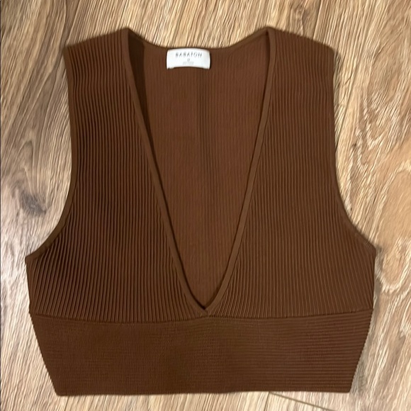 Babaton Tops - Babaton Brown Ribbed Sleeveless Crop Tank Top size M